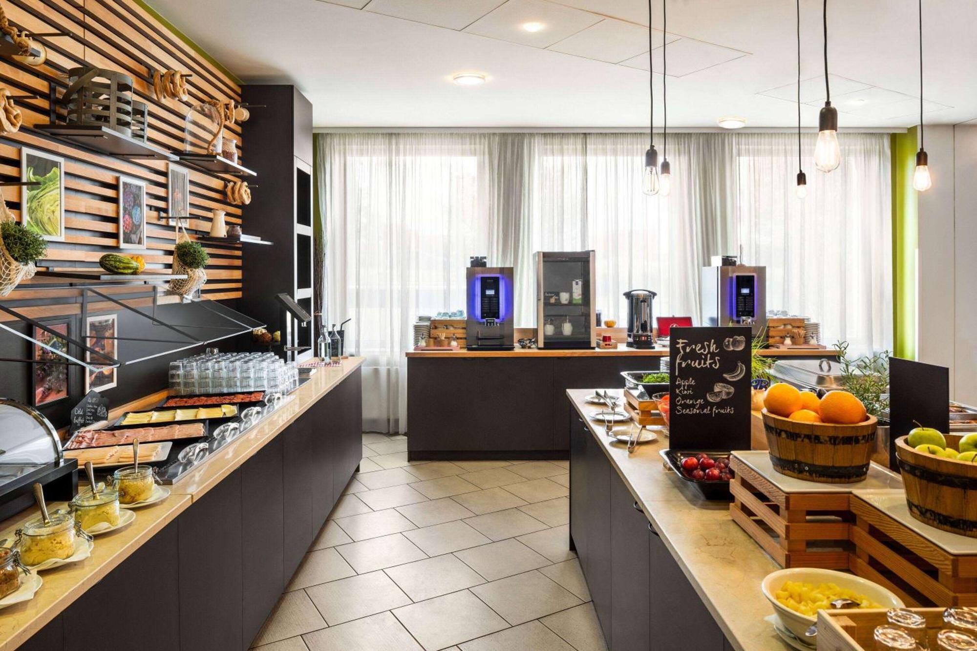 Vienna House Easy By Wyndham Bratislava Hotel Exterior photo